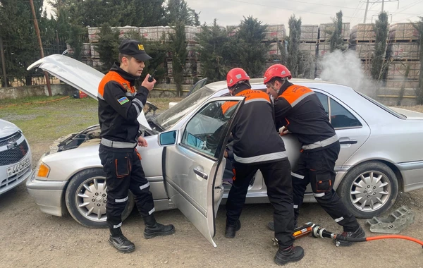 FHN “Nəqliyyat qəzaları zamanı xilasetmə əməliyyatı” mövzusunda təlim keçirib - VİDEO