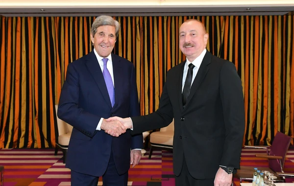 İlham Əliyev Münxendə ABŞ Prezidentinin iqlim üzrə xüsusi nümayəndəsi ilə görüşüb - YENİLƏNİB - FOTO