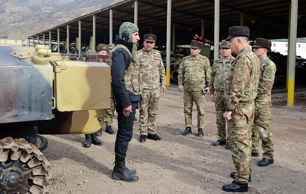 Baş Qərargah rəisi Qarabağda bir neçə hərbi hissədə olub - FOTO/VİDEO