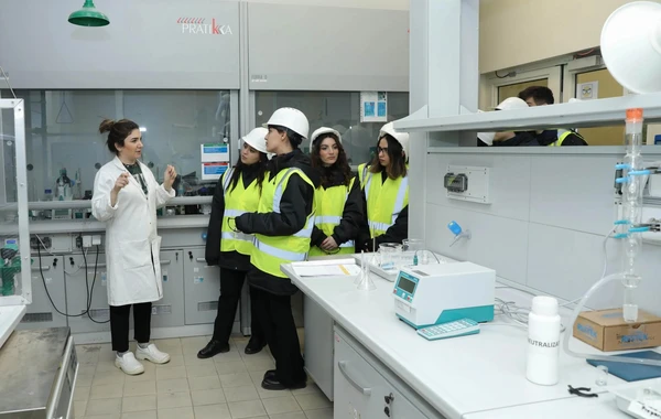 “SOCAR Könüllüləri” neft-kimya sənayesi, polietilen zavodu barədə məlumatlandırılıb - FOTO