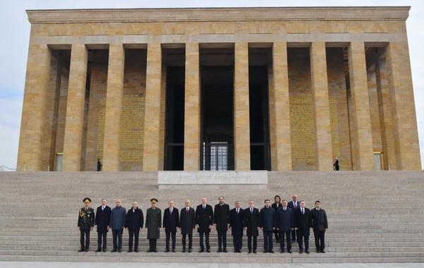 İlham Əliyev Ankarada Anıtqəbiri ziyarət edib - YENİLƏNİB - FOTO