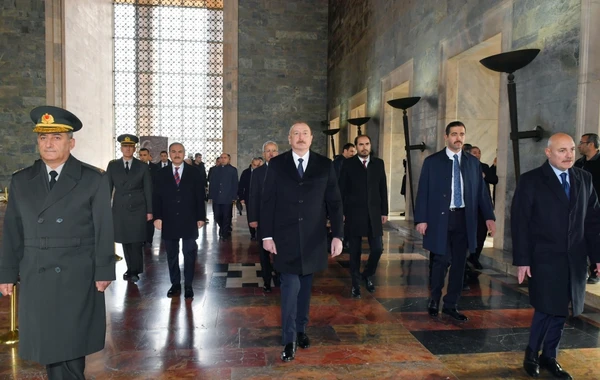 İlham Əliyev Ankarada Anıtqəbiri ziyarət edib - YENİLƏNİB - FOTO