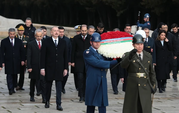 İlham Əliyev Ankarada Anıtqəbiri ziyarət edib - YENİLƏNİB - FOTO