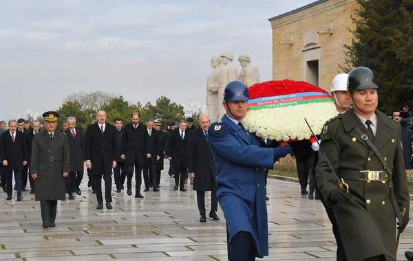 İlham Əliyev Ankarada Anıtqəbiri ziyarət edib - YENİLƏNİB - FOTO