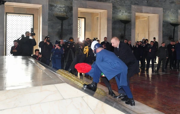 İlham Əliyev Ankarada Anıtqəbiri ziyarət edib - YENİLƏNİB - FOTO