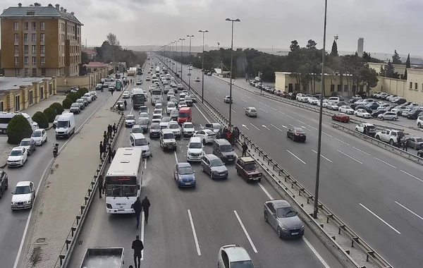Mərdəkan şosesində qəza olub, sıxlıq yaranıb