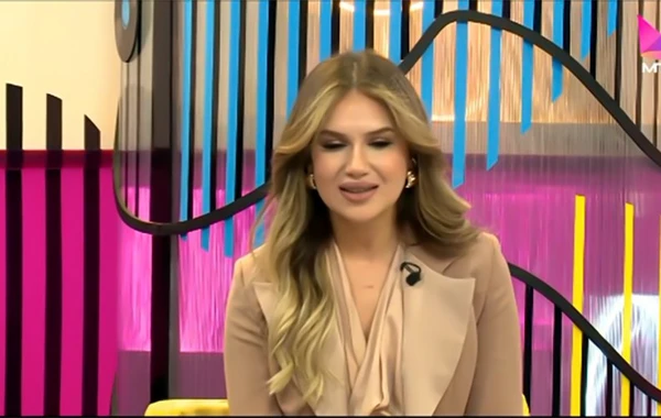 Türkiyəli müğənni "Məni candan usandırdı" qəzəlini oxudu - VİDEO