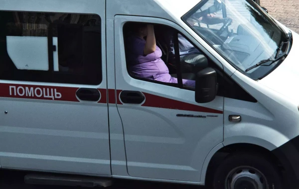 Rusiyada bir şəxs anası üçün gələn təcili tibbi yardım briqadasının üstünə qumbara atdı