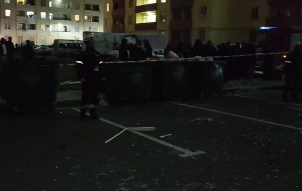 Sarayda partlayış: Binaya və avtomobilə ziyan dəyib - FOTO