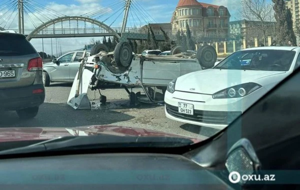 Bakıda zəncirvari qəza: Xəsarət alanlar var - FOTO/VİDEO
