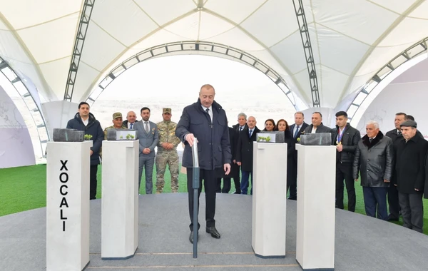 Ильхам Алиев заложил фундамент мемориала жертвам Ходжалинского геноцида - ОБНОВЛЕНО + ФОТО