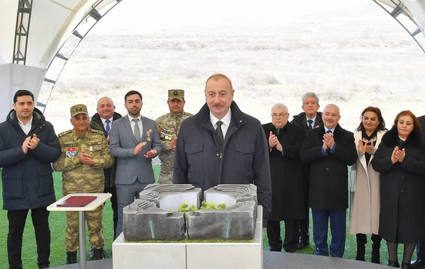 Ильхам Алиев заложил фундамент мемориала жертвам Ходжалинского геноцида - ОБНОВЛЕНО + ФОТО