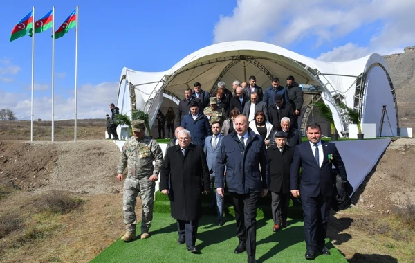 Ильхам Алиев заложил фундамент мемориала жертвам Ходжалинского геноцида - ОБНОВЛЕНО + ФОТО