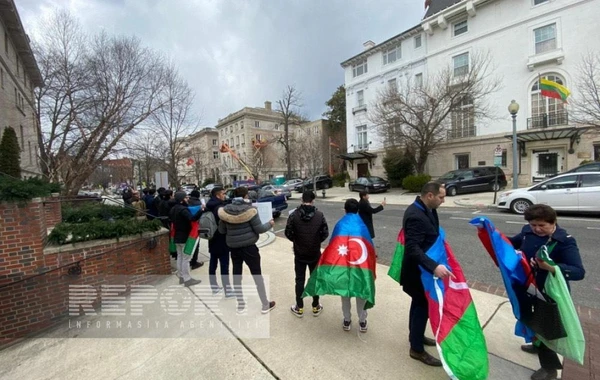 Ermənistan səfirliyi qarşısında “Xocalıya Ədalət” aksiyası keçirilib - FOTO