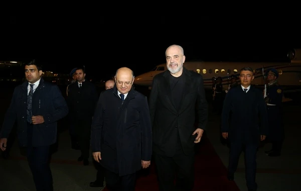 Премьер-министр Албании Эди Рама прибыл с рабочим визитом в Азербайджан - ФОТО