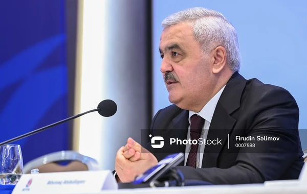 Rövnəq Abdullayev AFFA-nın prezidenti postuna namizədliyini irəli sürməyəcək