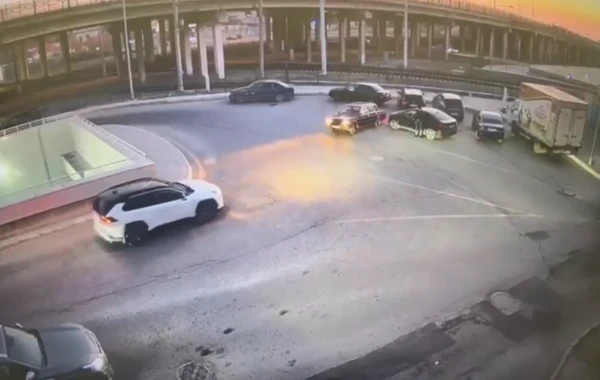 Bakıda “VAZ 2106” ilə avtoxuliqanlıq edən sürücü həbs edilib - VİDEO