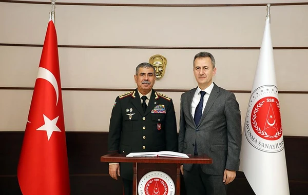 Azərbaycanla Türkiyə arasında hərbi-texniki sahədə əməkdaşlığın inkişaf perspektivləri müzakirə olunub - FOTO