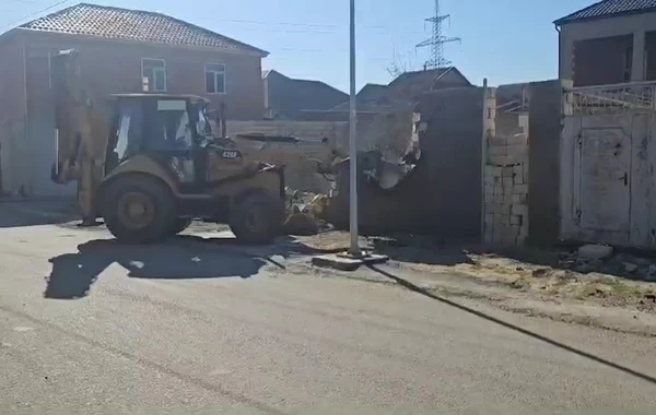Xırdalanda və Mehdiabadda qanunsuz tikililər sökülüb - FOTO\VİDEO