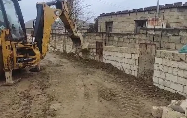 Xırdalanda və Mehdiabadda qanunsuz tikililər sökülüb - FOTO\VİDEO