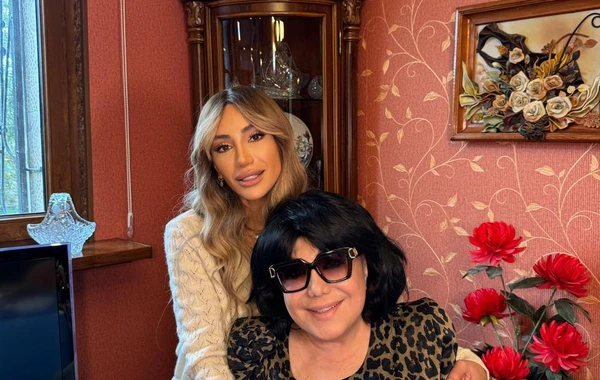 Röya Flora Kərimova ilə barışıb - FOTO