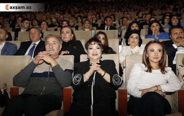 Afaq Bəşirqızı həyat yoldaşı ilə görüntüləndi - FOTO