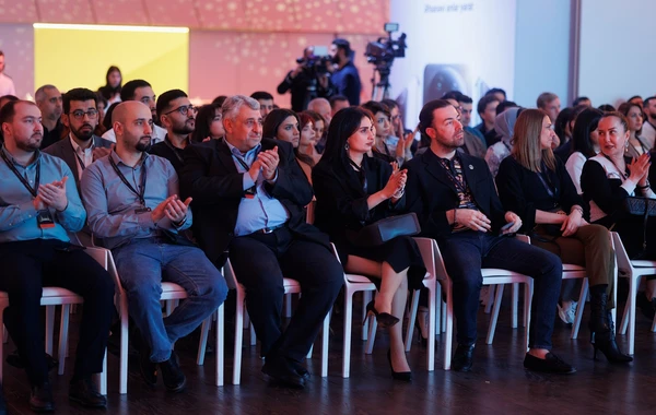 Azərbaycanda yeni Xiaomi 14 smartfonunun satışına start verildi: İlk alıcılar onu endirimlə ala bilərlər - FOTO