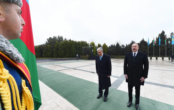 Qazaxıstan Prezidenti Kasım-Jomart Tokayevin rəsmi qarşılanma mərasimi olub - YENİLƏNİB - FOTO
