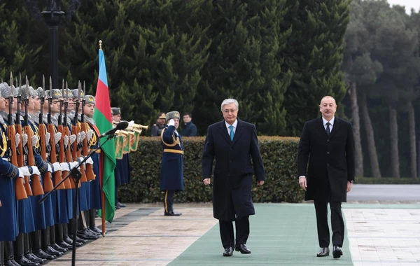 Qazaxıstan Prezidenti Kasım-Jomart Tokayevin rəsmi qarşılanma mərasimi olub - YENİLƏNİB - FOTO
