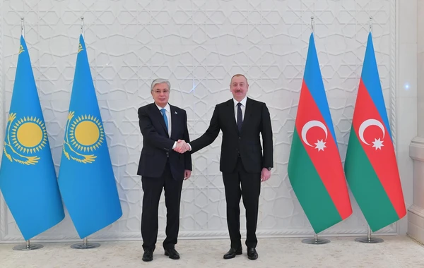 Qazaxıstan Prezidenti Kasım-Jomart Tokayevin rəsmi qarşılanma mərasimi olub - YENİLƏNİB - FOTO