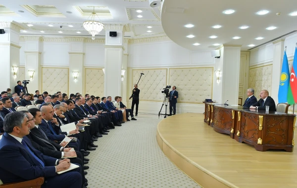 Президенты Азербайджана и Казахстана выступили с заявлениями для прессы - ФОТО