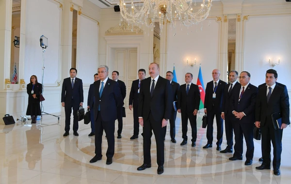 Президенты Азербайджана и Казахстана понаблюдали по видеосвязи за прибытием контейнерного поезда - ОБНОВЛЕНО