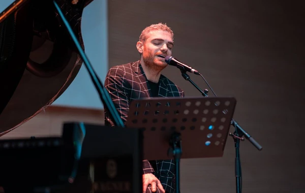 "Yelo Bank"da Qadınlar Günü möhtəşəm konsertlə qeyd edilib - FOTO