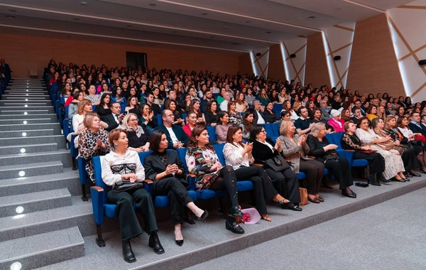 "Yelo Bank"da Qadınlar Günü möhtəşəm konsertlə qeyd edilib - FOTO