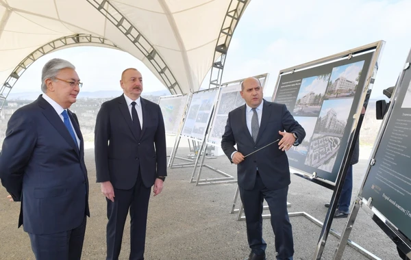 Qazaxıstan prezidenti Füzulinin Baş planı ilə tanış olub - FOTO
