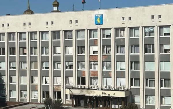 В здание администрации Белгорода врезался украинский беспилотник - ВИДЕО