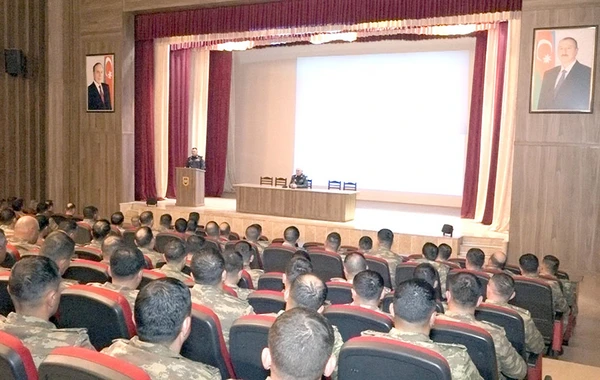 ƏÜO-da komandir hazırlığı sistemində toplantı keçirilib - FOTO\VİDEO
