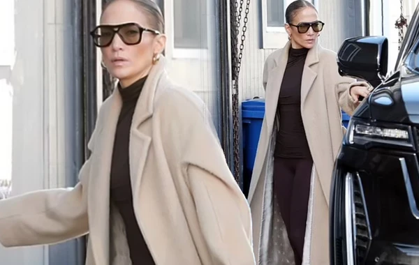 54 yaşlı Cennifer Lopez bu dəfə belə görüntüləndi - FOTO