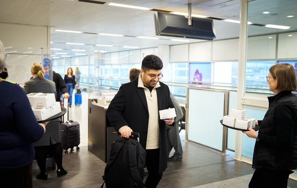 AZAL Londonun daha bir hava limanına uçuşlara başladı - FOTO