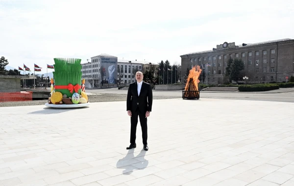 İlham Əliyev Xankəndi şəhərində Novruz tonqalını alovlandırıb - YENİLƏNİB - FOTO