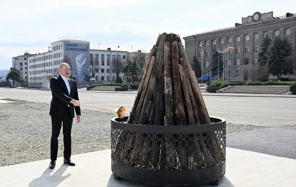İlham Əliyev Xankəndi şəhərində Novruz tonqalını alovlandırıb - YENİLƏNİB - FOTO
