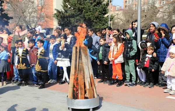 Bakının abad məhəllələrində bayram şənlikləri və konsert proqramları təşkil edilir - FOTO