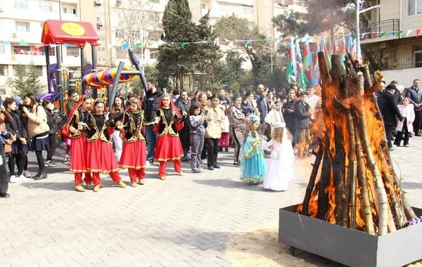 Bakının abad məhəllələrində bayram şənlikləri və konsert proqramları təşkil edilir - FOTO