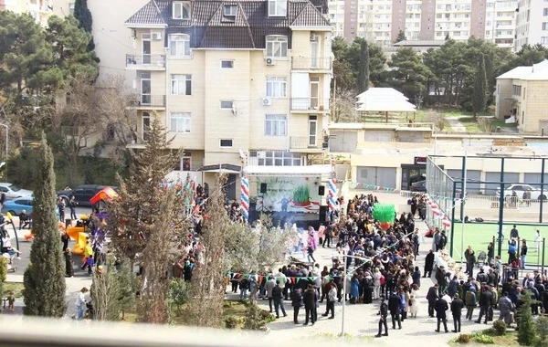 Bakının abad məhəllələrində bayram şənlikləri və konsert proqramları təşkil edilir - FOTO