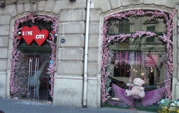 Bakıda məşhur kafenin fəaliyyəti dayandırıldı - FOTO/VİDEO
