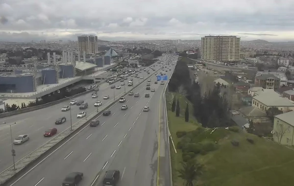 Hazırda paytaxtın mərkəzi küçə və prospektlərindəki yollarda vəziyyət necədir? - FOTO