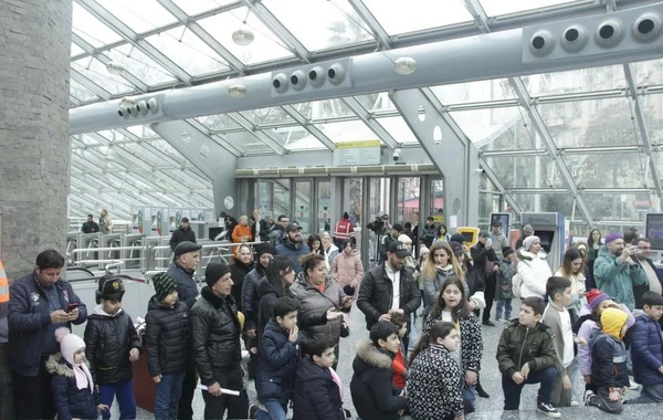 Bakı metrosunda Novruz şənliyi keçirilib - FOTO