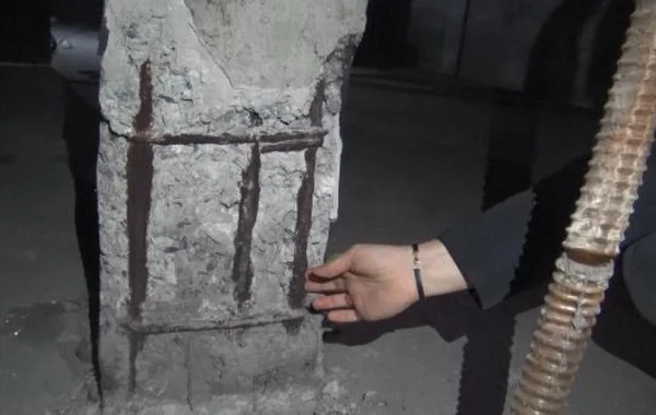 İstanbulda sökülən binada qorxunc OLAY - Son anda xilas oldu - FOTO