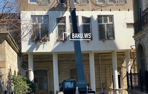 Bakıda tarixi binaya müdaxilə olunur? - FOTO