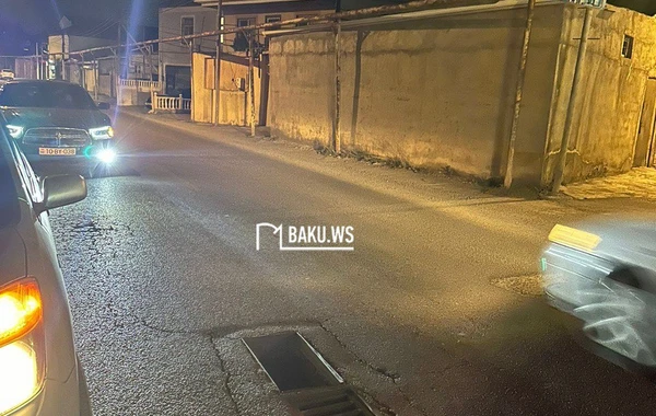 Qaraçuxurda yolun ortasındakı çala sürücülərə problem yaradır - FOTO\VİDEO